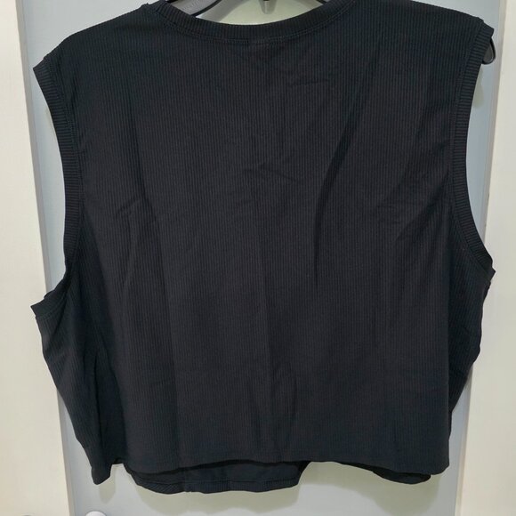 Old Navy Active Crop Tank Top Black 3X Plus Size Workout Athleisure Lightweight - Picture 8 of 8